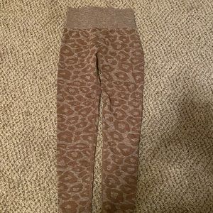 NVGTN mocha leopard leggings